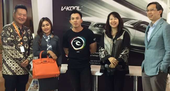 V-KOOL Tawarkan Layanan “Gold Experience” di GIIAS 2016 V-KOOL Tawarkan Layanan “Gold Experience” di GIIAS 2016