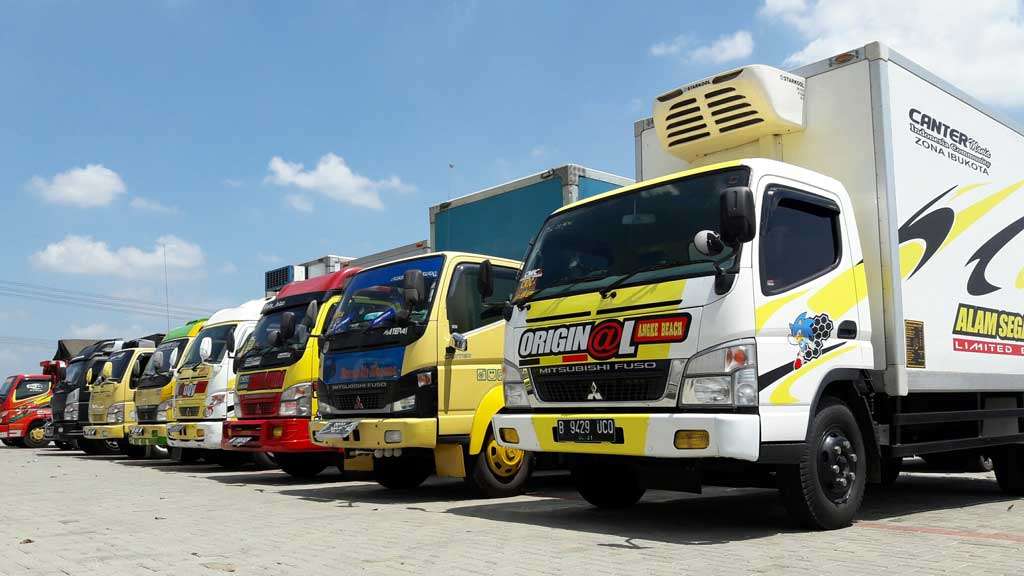 Serunya Pecinta Colt Diesel Peringati Hari Kemerdekaan RI di GIIAS 2016 Serunya Pecinta Colt Diesel Peringati Hari Kemerdekaan RI di GIIAS 2016