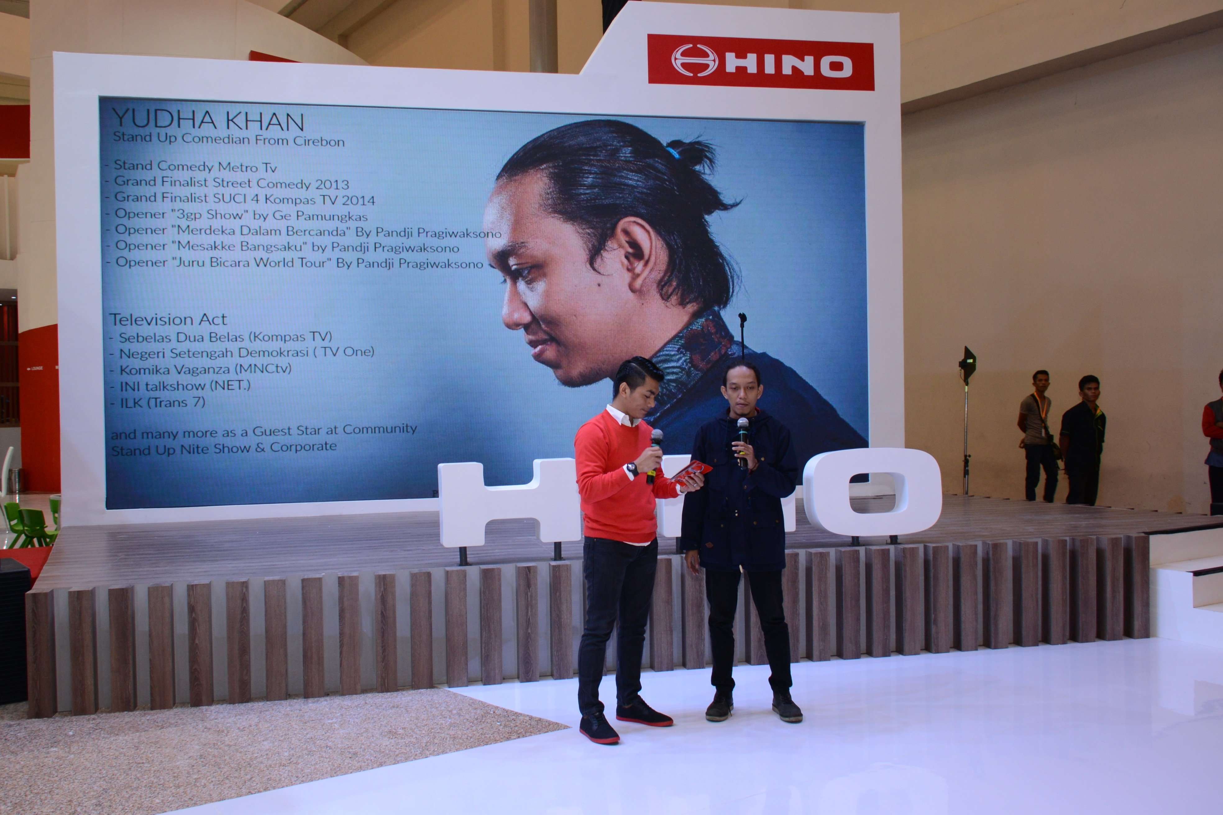 Hino Suguhkan Hiburan Akhir Pekan Menarik di GIIAS 2016 Hino Suguhkan Hiburan Akhir Pekan Menarik di GIIAS 2016