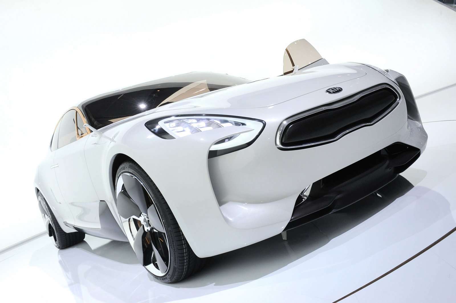 KIA GT Versi Produksi Diperkenalkan Tahun Depan KIA GT Versi Produksi Diperkenalkan Tahun Depan