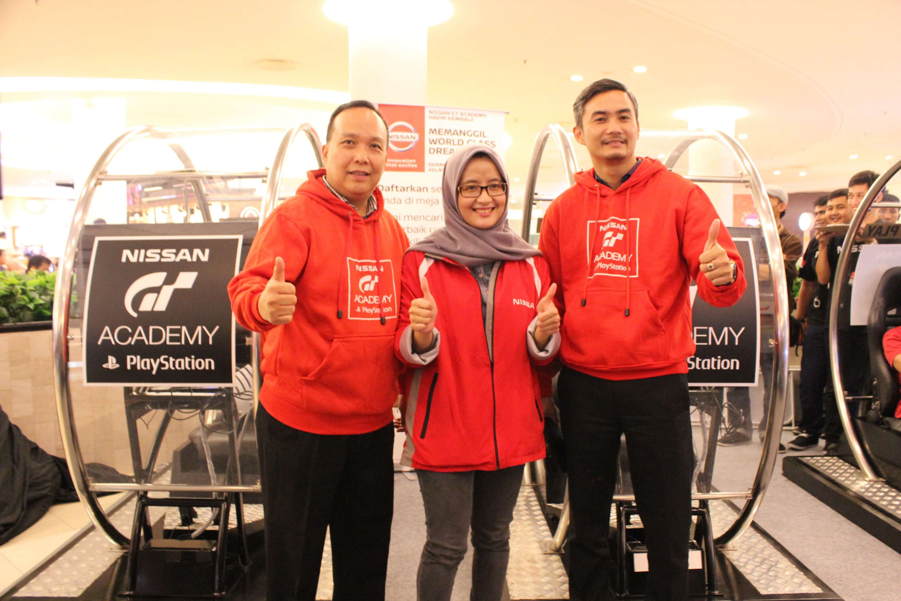 Nissan GT Academy 2016 di Surabaya Diikuti 2.000 Peserta Nissan GT Academy 2016 di Surabaya Diikuti 2.000 Peserta