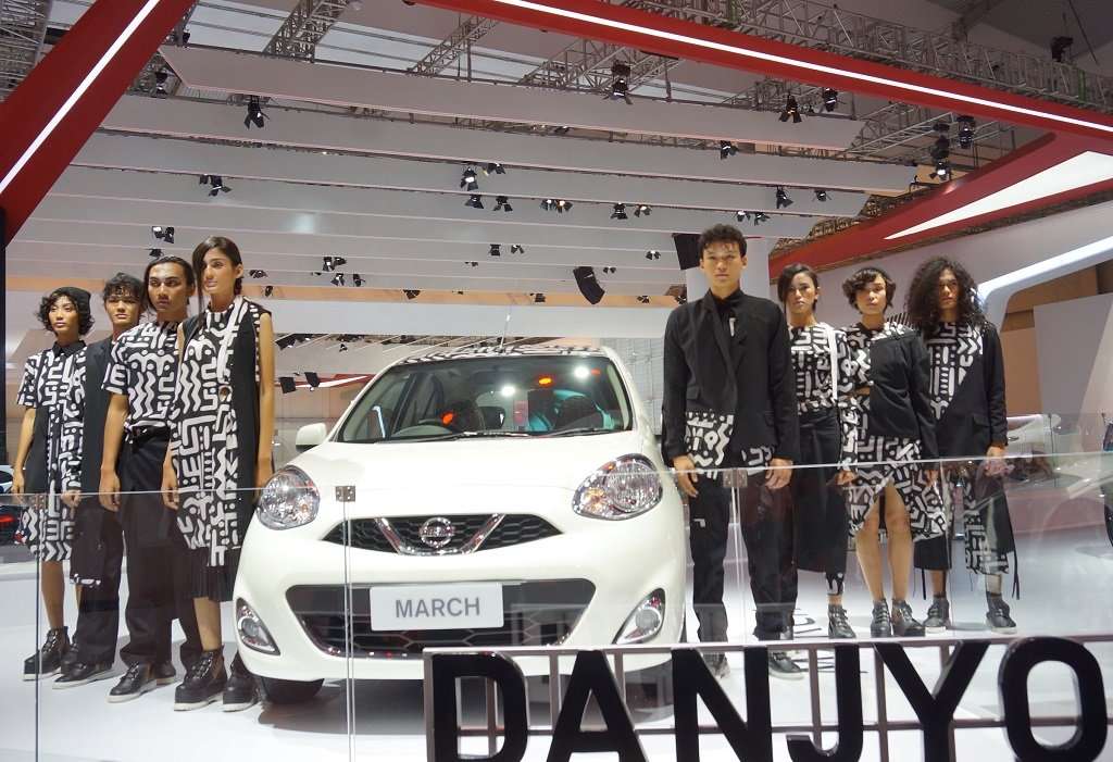 Kolaborasi Nissan March X dan Danjyo Hiyoji Kolaborasi Nissan March X dan Danjyo Hiyoji