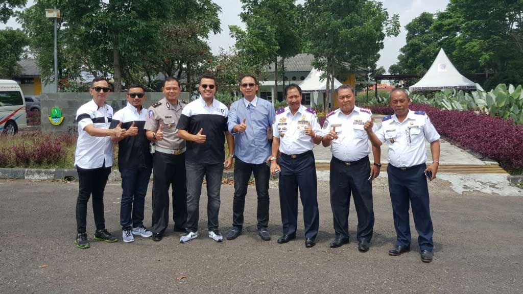 RDL Gelar Pelatihan Pada Pengemudi Bus PON XIX dan Peparnas XV RDL Gelar Pelatihan Pada Pengemudi Bus PON XIX dan Peparnas XV