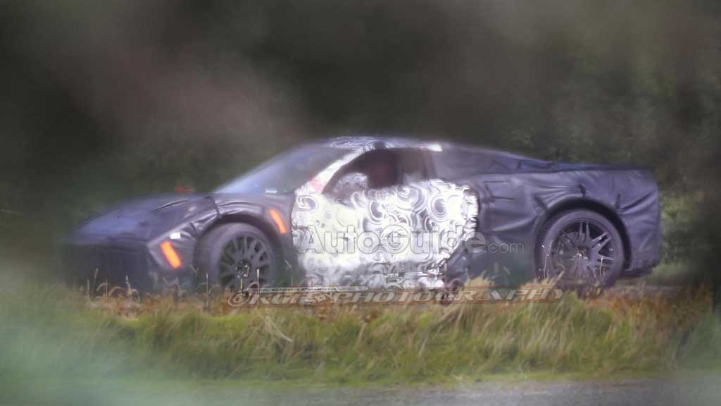 Begini Tampilan Chevrolet Corvette C8 Generasi Terbaru Begini Tampilan Chevrolet Corvette C8 Generasi Terbaru
