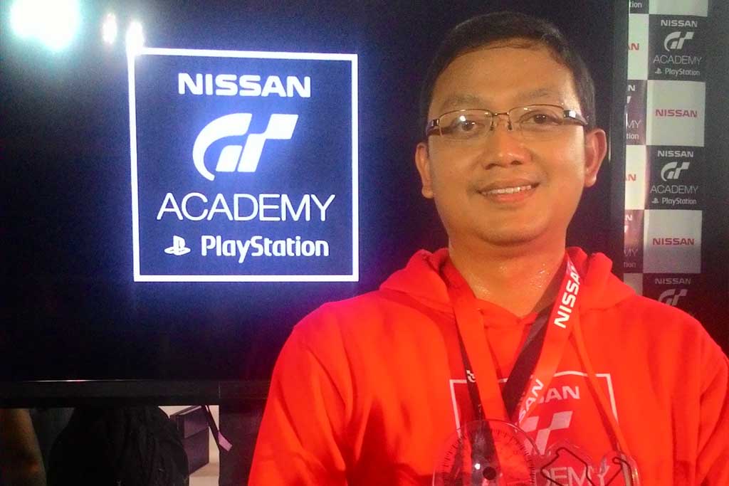 Ayah Dua Anak Penggemar Gran Turismo Ayah Dua Anak Penggemar Gran Turismo