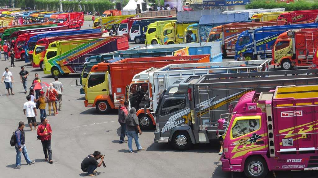 Hino Dukung Kontes Modifikasi Truk KAMT 2016 Hino Dukung Kontes Modifikasi Truk KAMT 2016