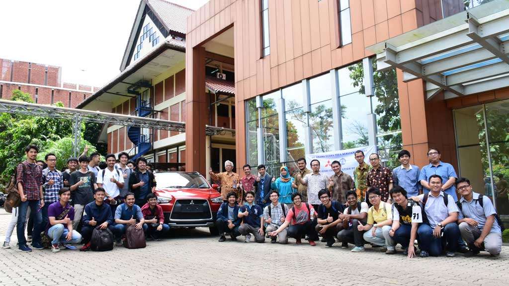 KTB Donasikan Kendaraan ke 3 Perguruan Tinggi KTB Donasikan Kendaraan ke 3 Perguruan Tinggi