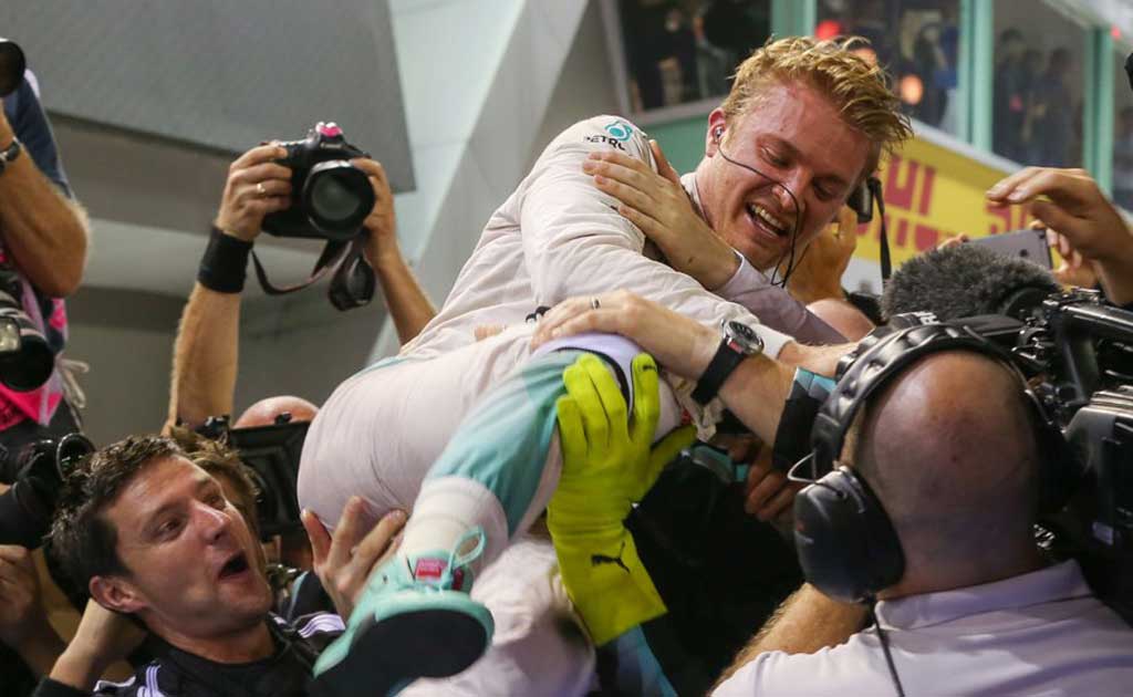 Menang GP Singapura, Rosberg Kini Ungguli Hamilton 8 Poin Menang GP Singapura, Rosberg Kini Ungguli Hamilton 8 Poin