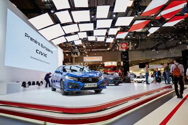 Honda Tampilkan 2 Civic Baru di Paris Motor Show 2016 Honda Tampilkan 2 Civic Baru di Paris Motor Show 2016
