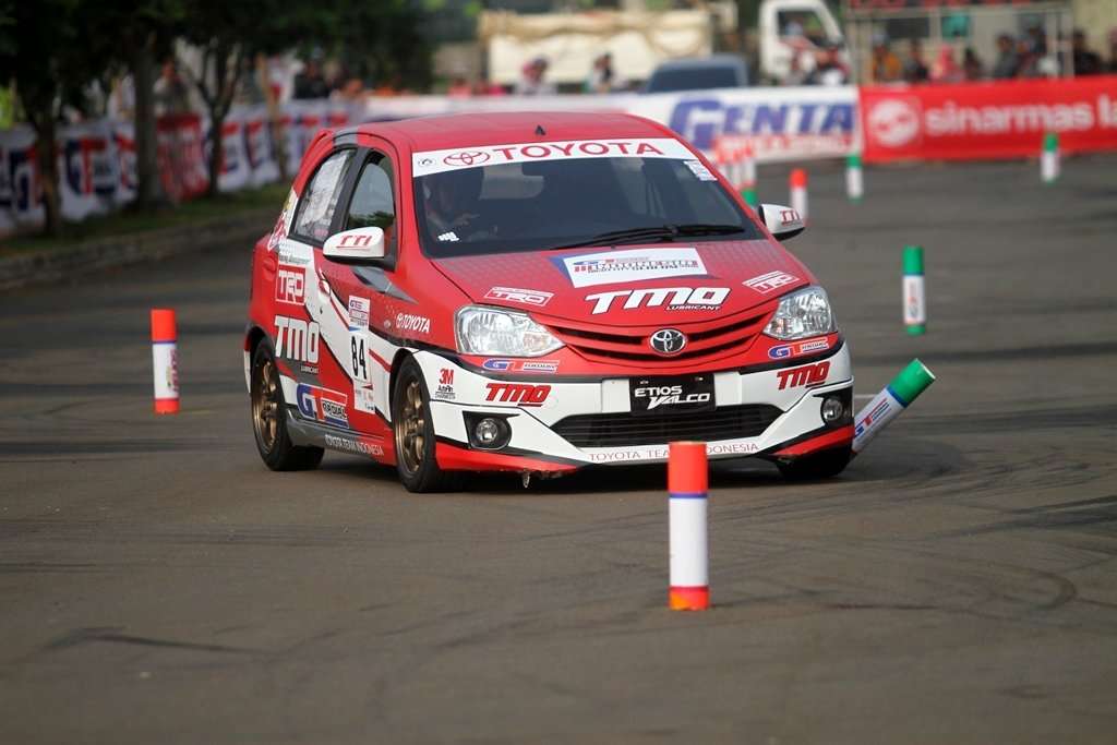 Indonesia Night City Slalom Seri 5 Berlangsung Sengit Indonesia Night City Slalom Seri 5 Berlangsung Sengit
