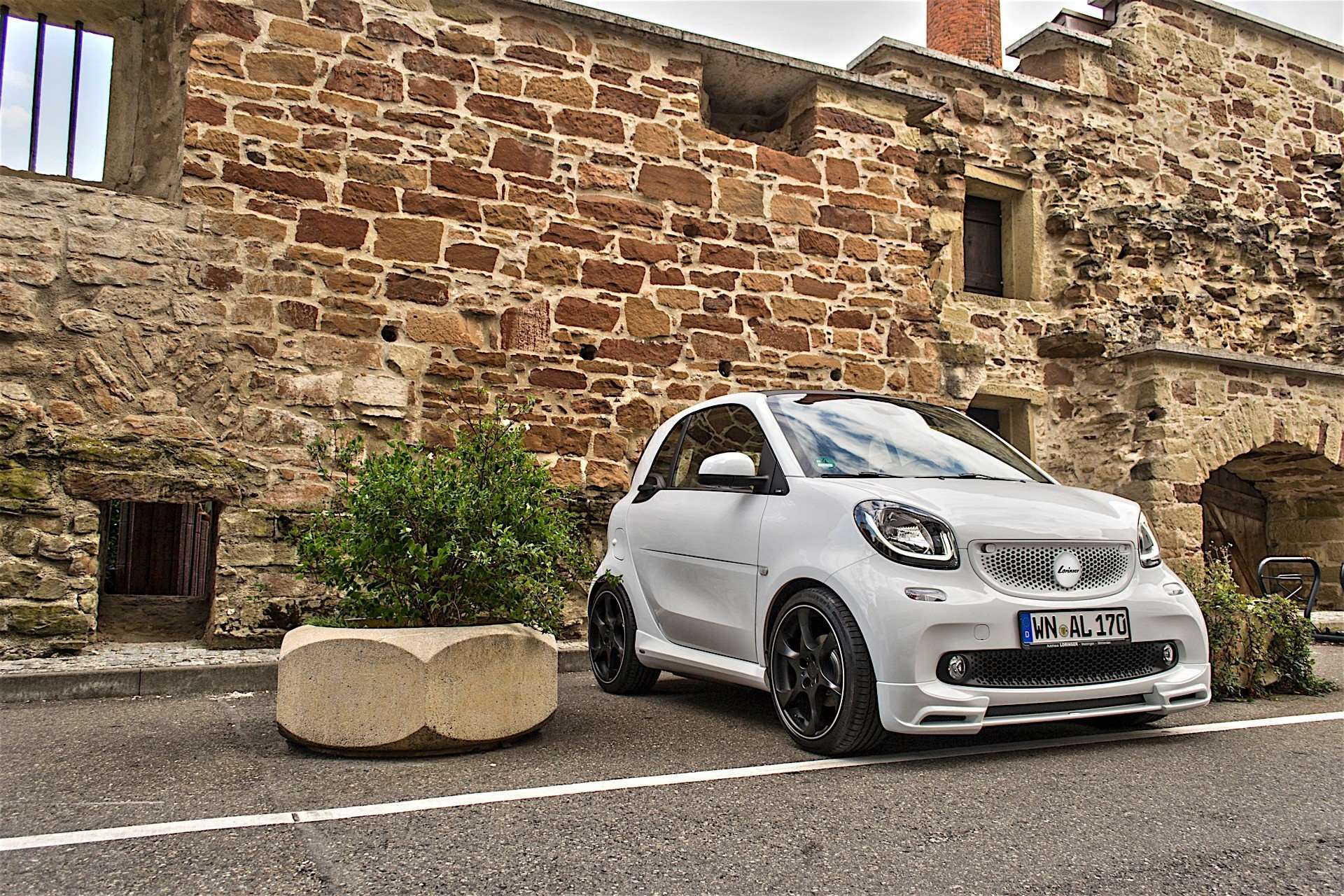 Lorinser Dongkrak Tenaga Smart ForTwo Hingga 114 hp Lorinser Dongkrak Tenaga Smart ForTwo Hingga 114 hp
