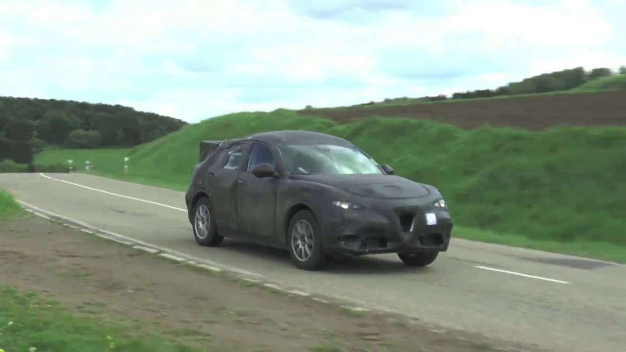 Video: SUV Alfa Romeo Stelvio Hadir di L.A. Auto Show 2016 Video: SUV Alfa Romeo Stelvio Hadir di L.A. Auto Show 2016