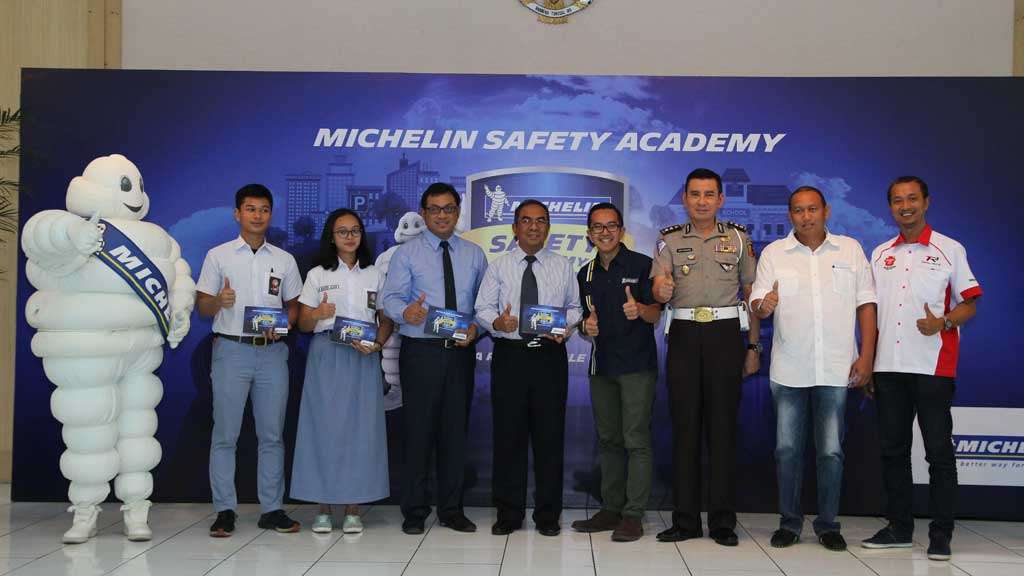 Michelin Safety Academy Ajak Generasi Muda "Melek" Cara Berkendara Michelin Safety Academy Ajak Generasi Muda "Melek" Cara Berkendara