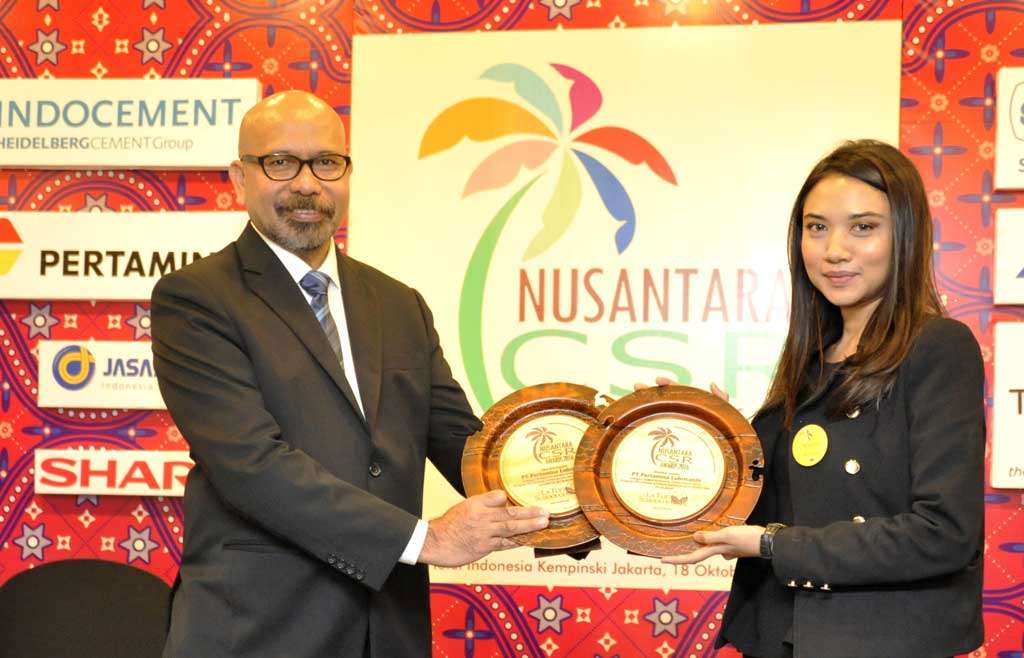 PT Pertamina Lubricants Raih 2 Nusantara CSR Award 2016 PT Pertamina Lubricants Raih 2 Nusantara CSR Award 2016