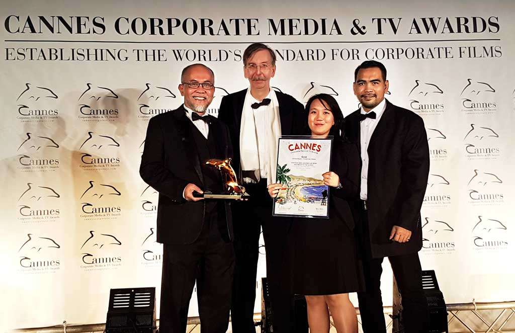 Video Toyota Kijang Raih Penghargaan di Cannes Video Toyota Kijang Raih Penghargaan di Cannes