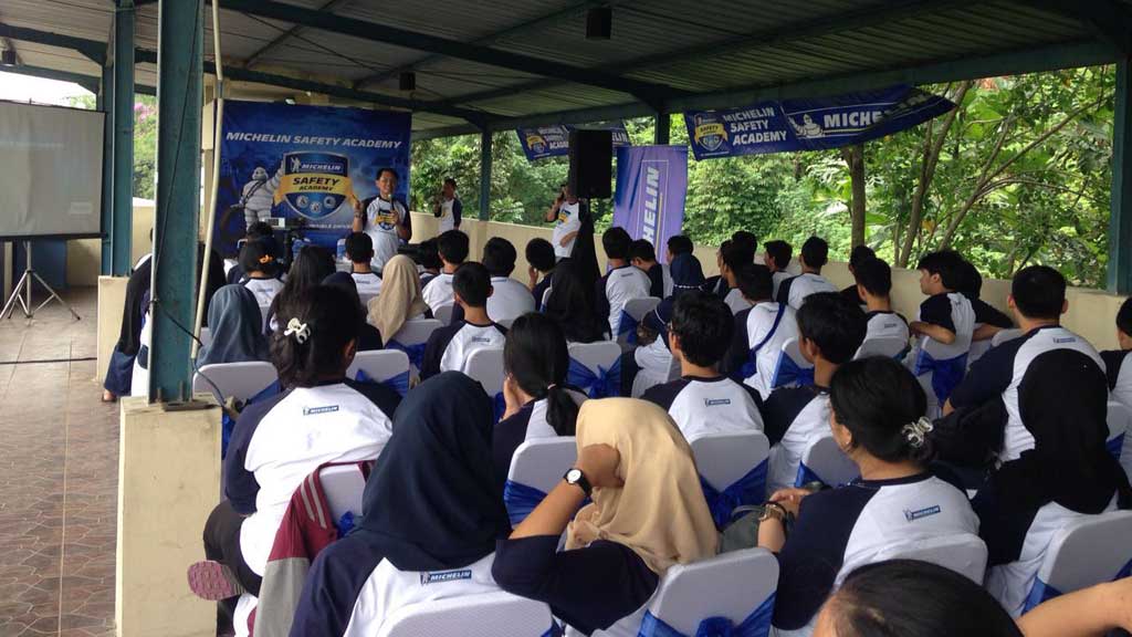 250 Pelajar SMA Ikuti Program Keselamatan Berkendara Bersama Michelin 250 Pelajar SMA Ikuti Program Keselamatan Berkendara Bersama Michelin