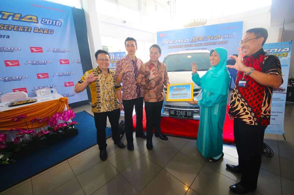 Daihatsu Serahkan Xenia Setia di Bandar Lampung Daihatsu Serahkan Xenia Setia di Bandar Lampung