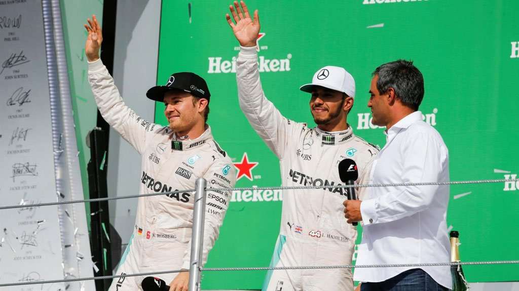 Hamilton Jaga Peluang Juara, Terpaut 19 Poin dari Rosberg Hamilton Jaga Peluang Juara, Terpaut 19 Poin dari Rosberg