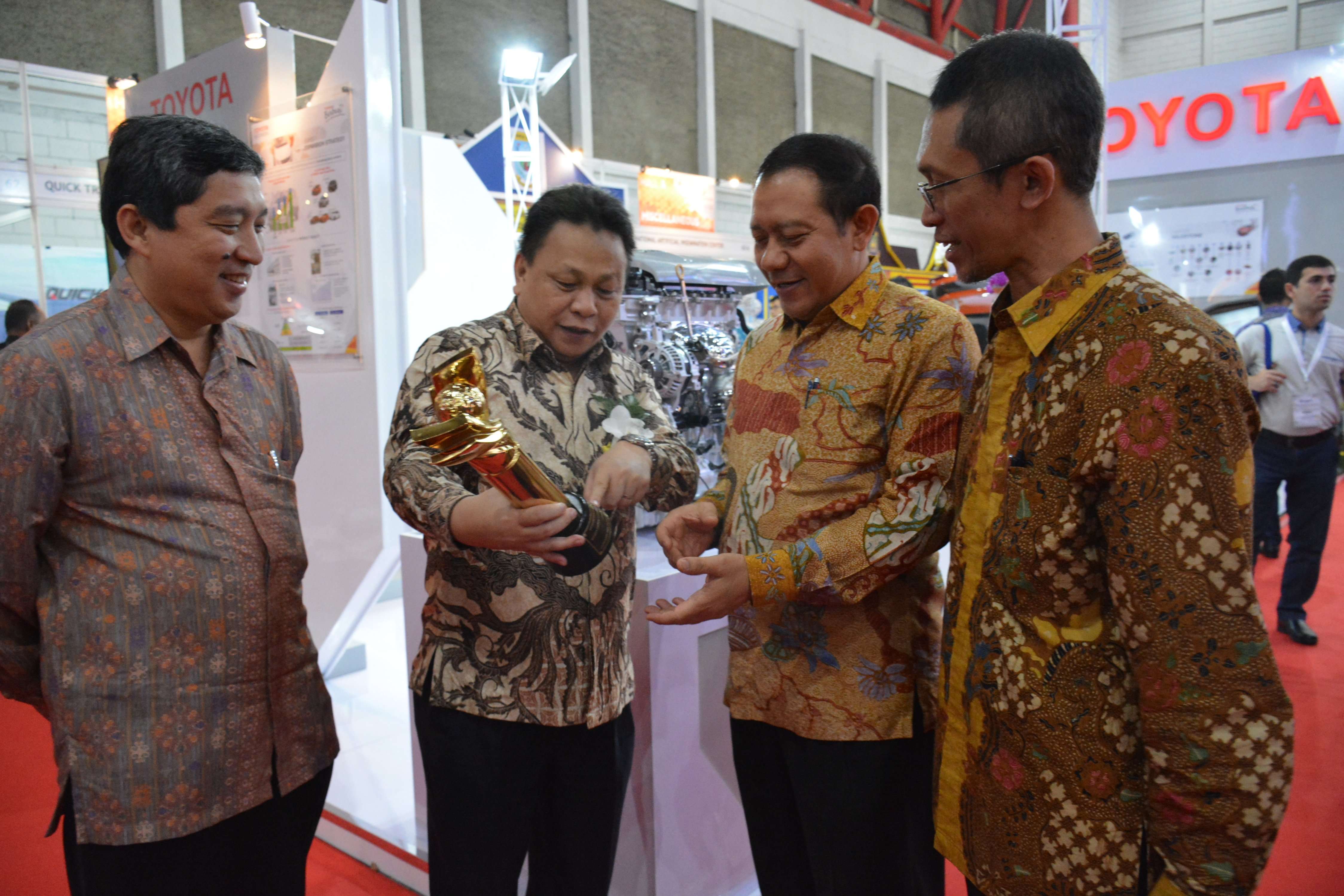 Toyota Indonesia Sabet Penghargaan Primaniyarta Toyota Indonesia Sabet Penghargaan Primaniyarta