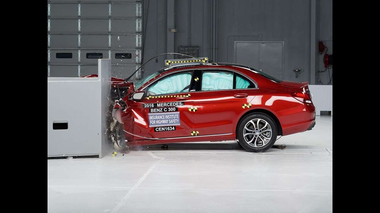 Video: Mercedes-Benz C-Class Raih Top Safety Pick+ Video: Mercedes-Benz C-Class Raih Top Safety Pick+