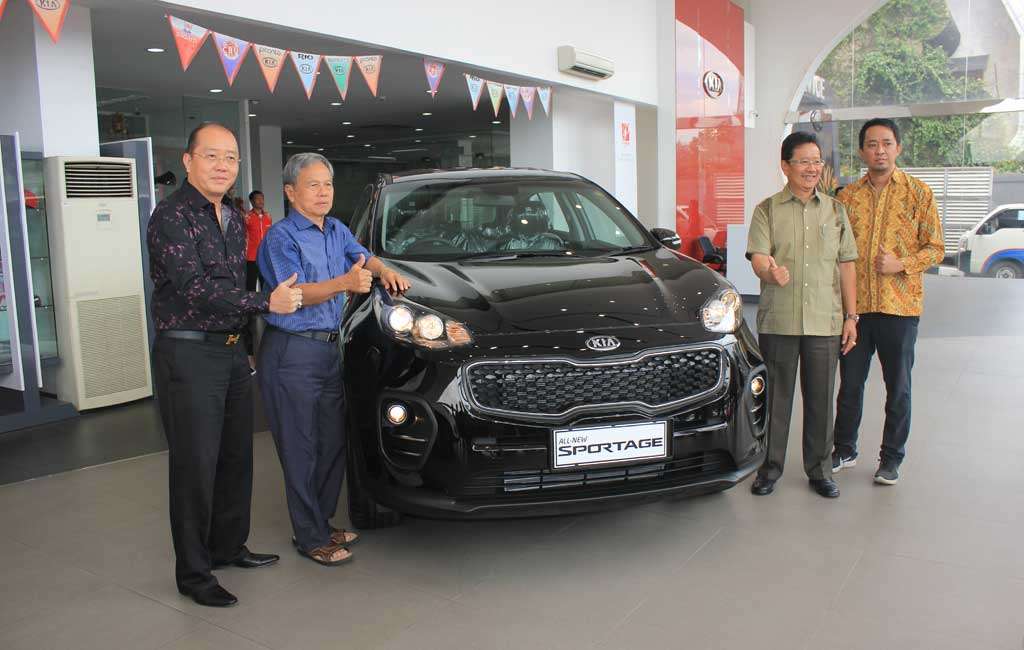 Kia Sportage dan Grand Sedona Diperkenalkan di Jawa Barat Kia Sportage dan Grand Sedona Diperkenalkan di Jawa Barat