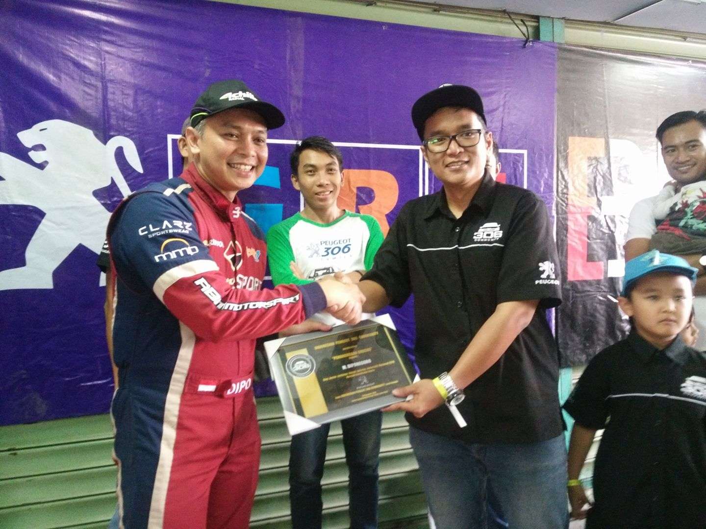 306 Community Berikan Penghargaan untuk Para Pembalap Peugeot 306 Community Berikan Penghargaan untuk Para Pembalap Peugeot