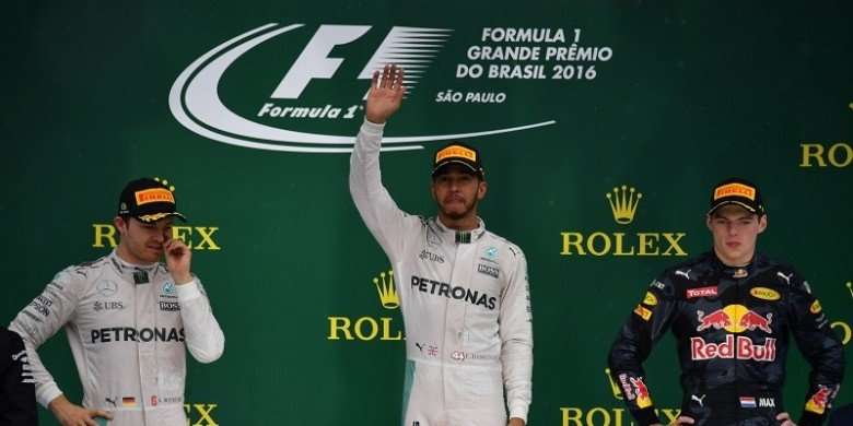Juara GP Brasil, Hamilton Tahan Rosberg Jadi Juara Dunia Juara GP Brasil, Hamilton Tahan Rosberg Jadi Juara Dunia