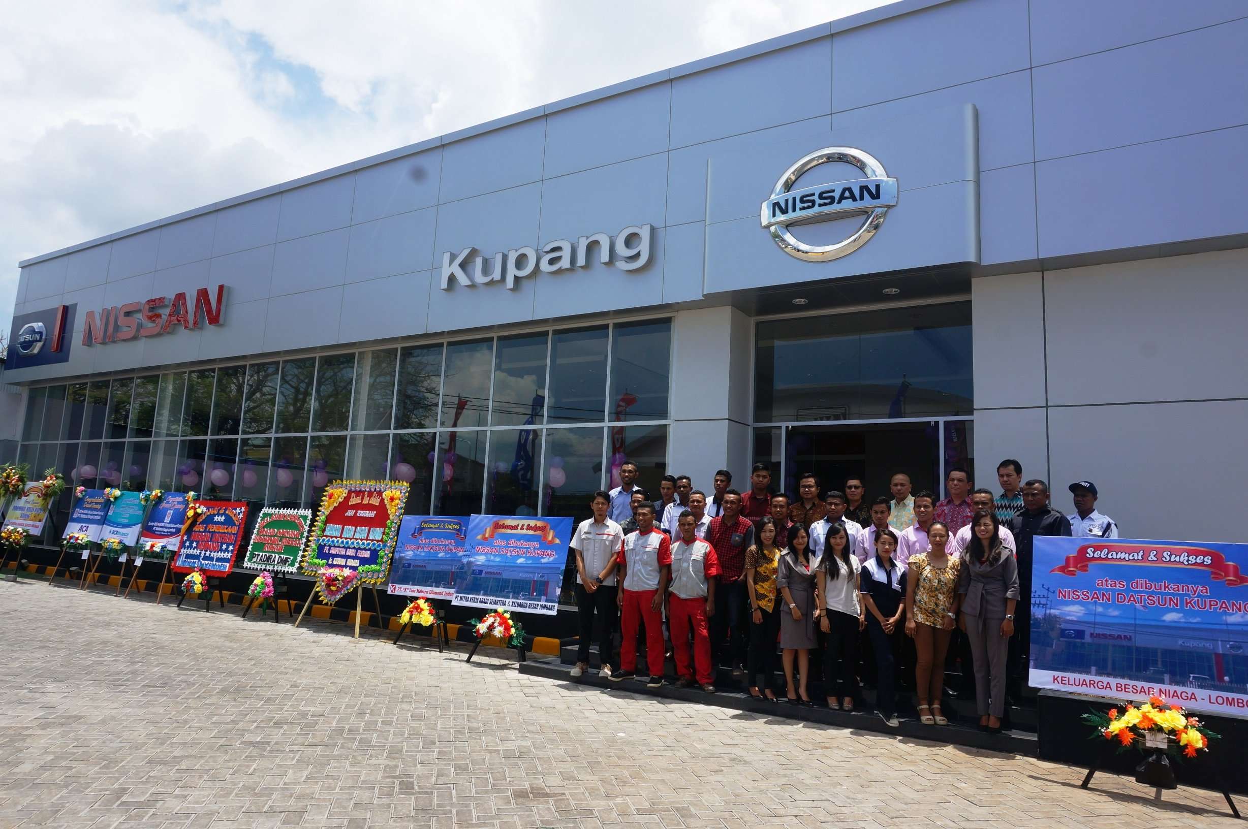 Nissan Resmikan Outlet Nissan-Datsun di Kupang Nissan Resmikan Outlet Nissan-Datsun di Kupang