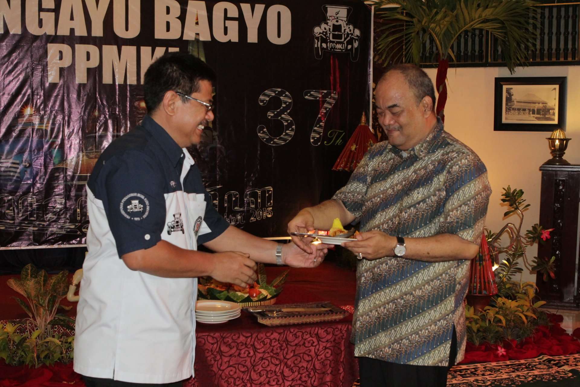 PPMKI Rayakan HUT Ke-37, Rarusan Mobil Kuno Ramaikan Yogyakarta PPMKI Rayakan HUT Ke-37, Rarusan Mobil Kuno Ramaikan Yogyakarta