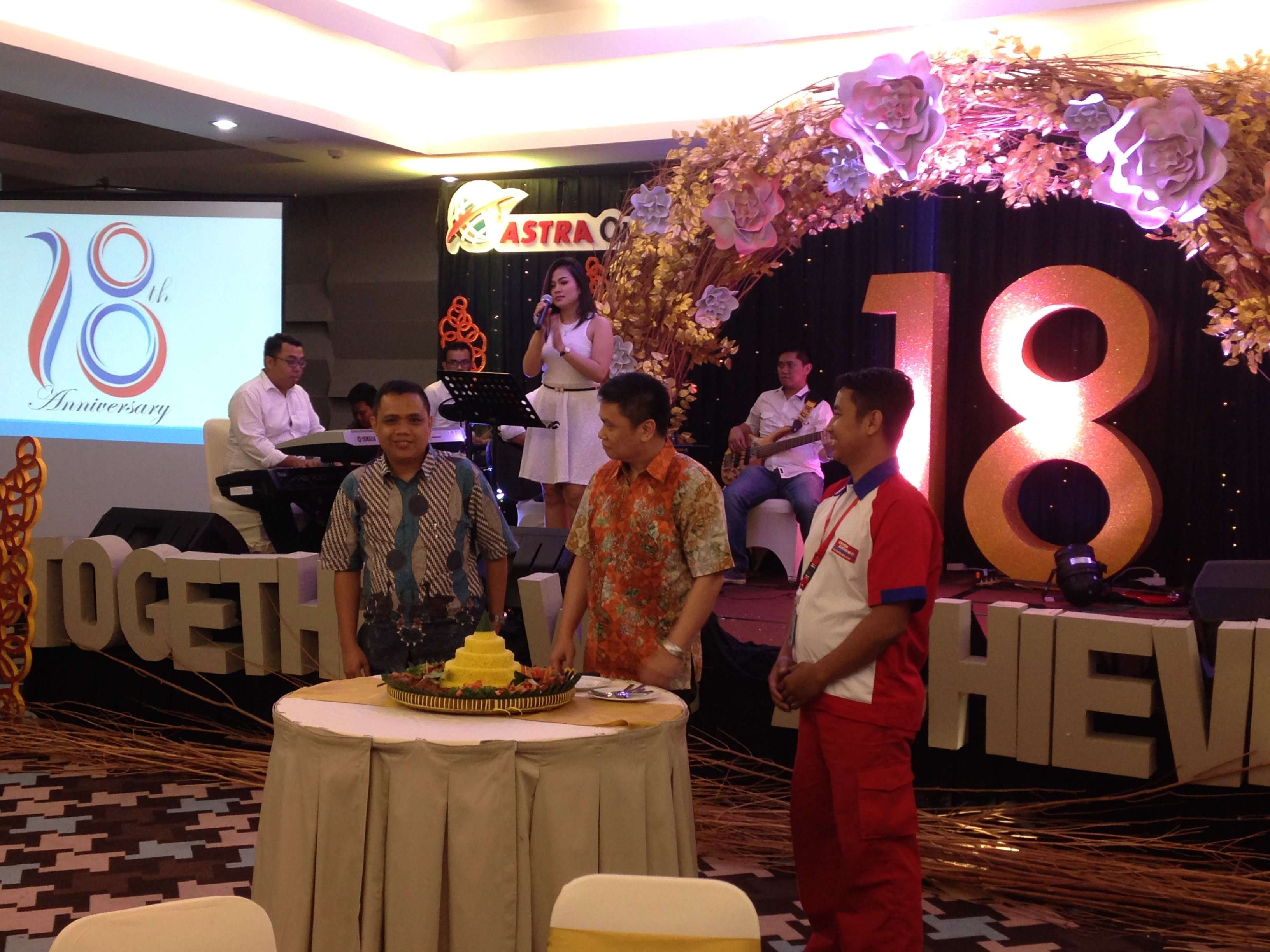 Shop&Drive Rayakan Ulang Tahun Ke-18 Tahun Shop&Drive Rayakan Ulang Tahun Ke-18 Tahun