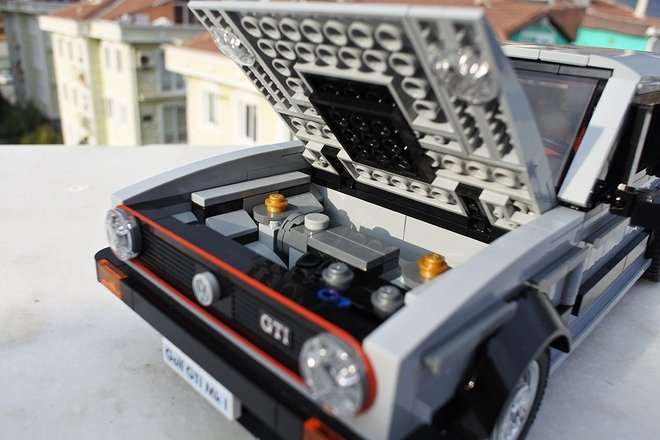 VW Golf MK1 GTI Ini Dibuat dari 1.278 Bata Lego VW Golf MK1 GTI Ini Dibuat dari 1.278 Bata Lego