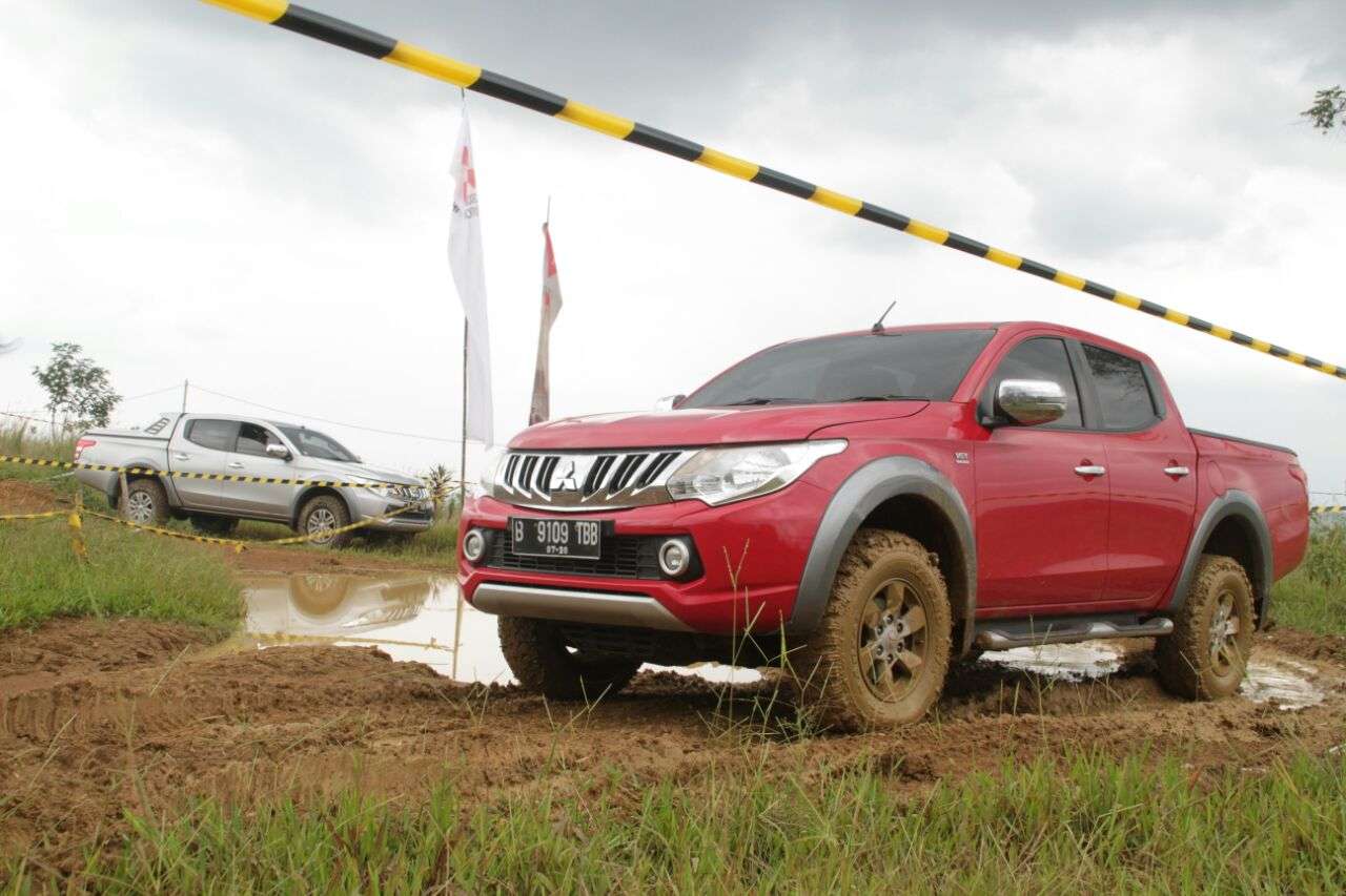 Triton Family Gathering 2016: Edukasi Off Road Untuk Konsumen Triton Family Gathering 2016: Edukasi Off Road Untuk Konsumen