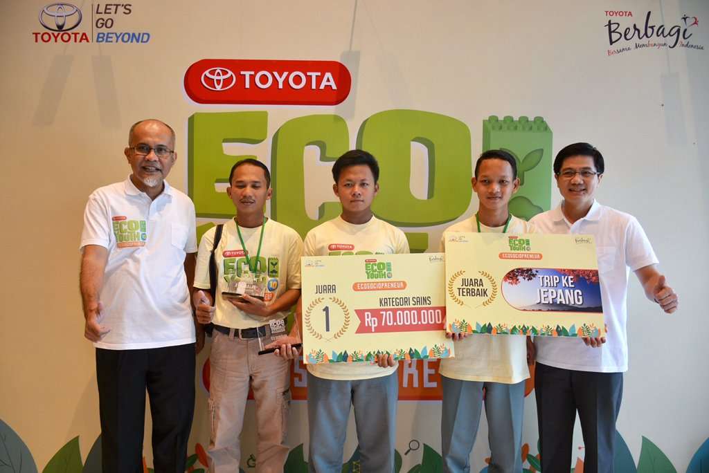 SMK PGRI Karawang Juara Toyota Eco Youth 2016 SMK PGRI Karawang Juara Toyota Eco Youth 2016