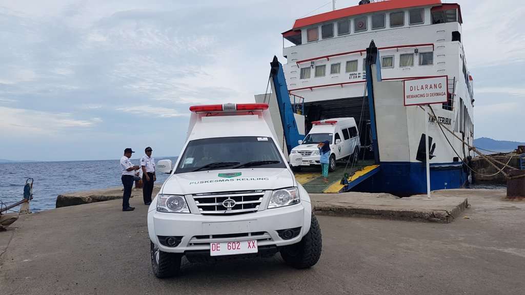 Tata Xenon XT D-Cab 4x4 Jadi Ambulans Keliling di Seram Timur Tata Xenon XT D-Cab 4x4 Jadi Ambulans Keliling di Seram Timur