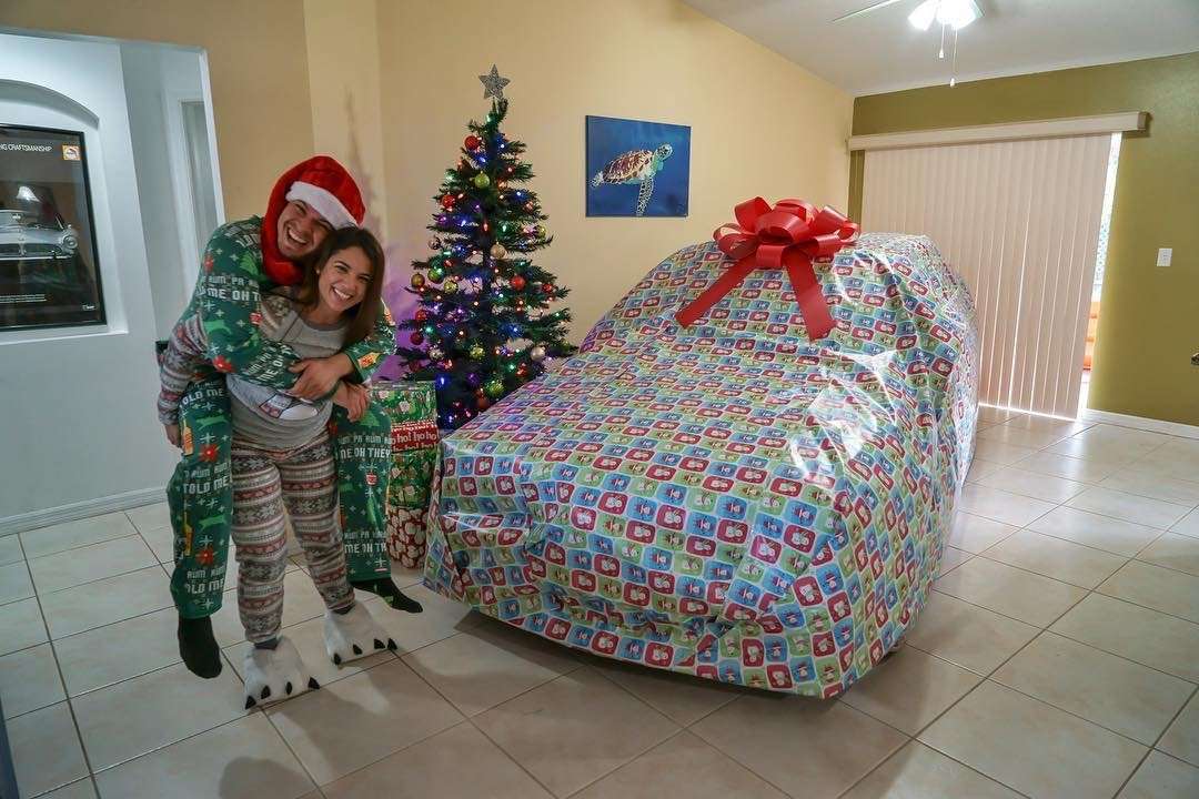 BMW M3 E30 1988 Sebagai Kado Natal BMW M3 E30 1988 Sebagai Kado Natal