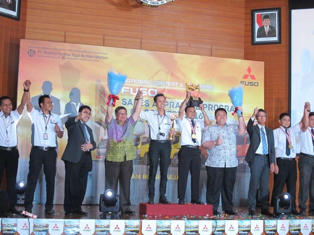 Ini Pemenang Kontes Sales dan CS Mitsubishi Fuso Ini Pemenang Kontes Sales dan CS Mitsubishi Fuso