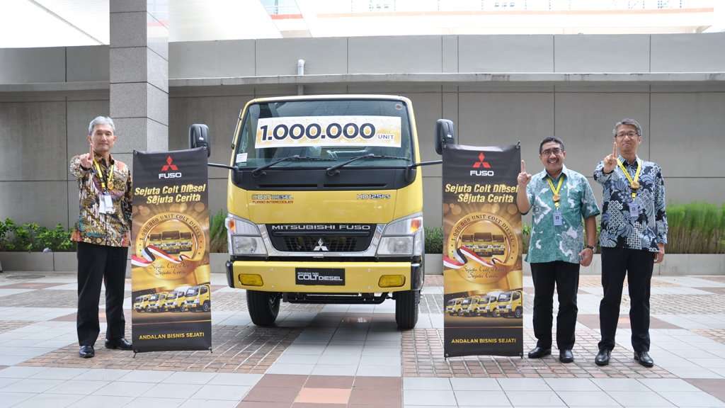Mitsubishi Colt Diesel Bikin Rekor, Capai Penjualan 1 Juta Unit Hari Ini Mitsubishi Colt Diesel Bikin Rekor, Capai Penjualan 1 Juta Unit Hari Ini