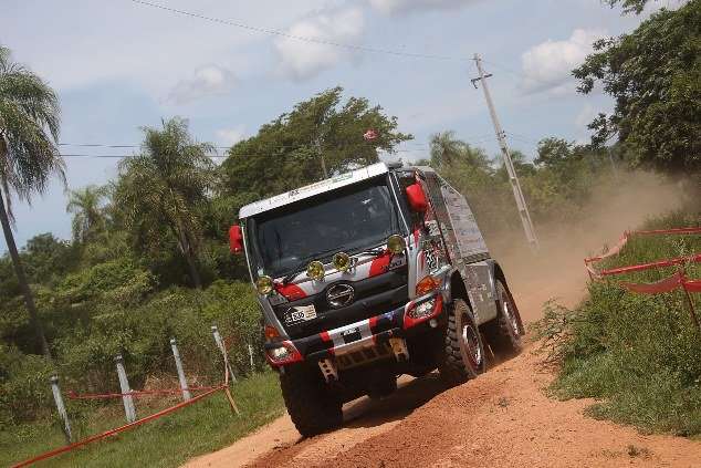 Hino Sugarawa Finish Terbaik di Rally Dakar 2017 Hino Sugarawa Finish Terbaik di Rally Dakar 2017
