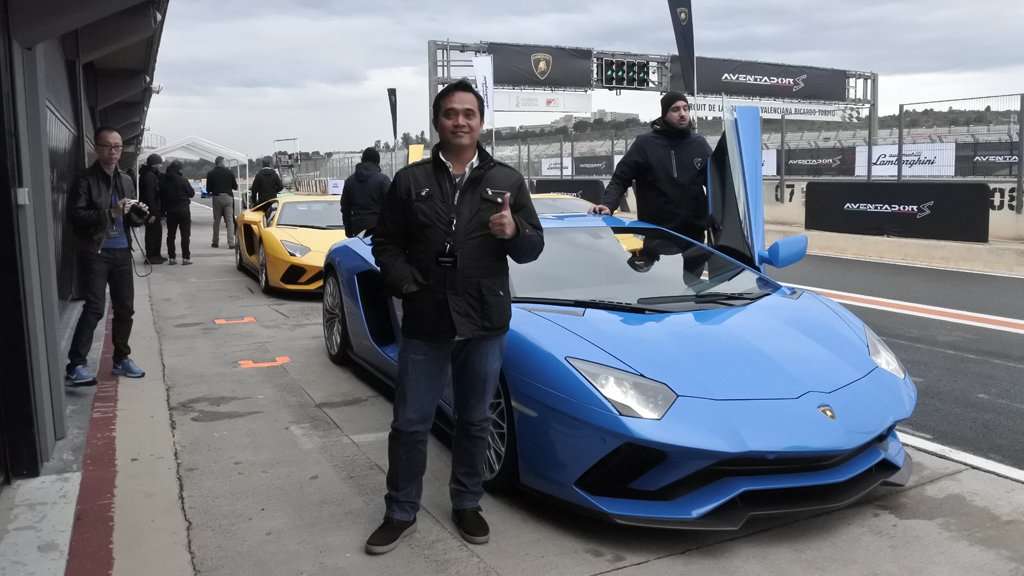 EKSKLUSIF TEST DRIVE: Menantang Lamborghini Aventador S (Bagian 4) EKSKLUSIF TEST DRIVE: Menantang Lamborghini Aventador S (Bagian 4)