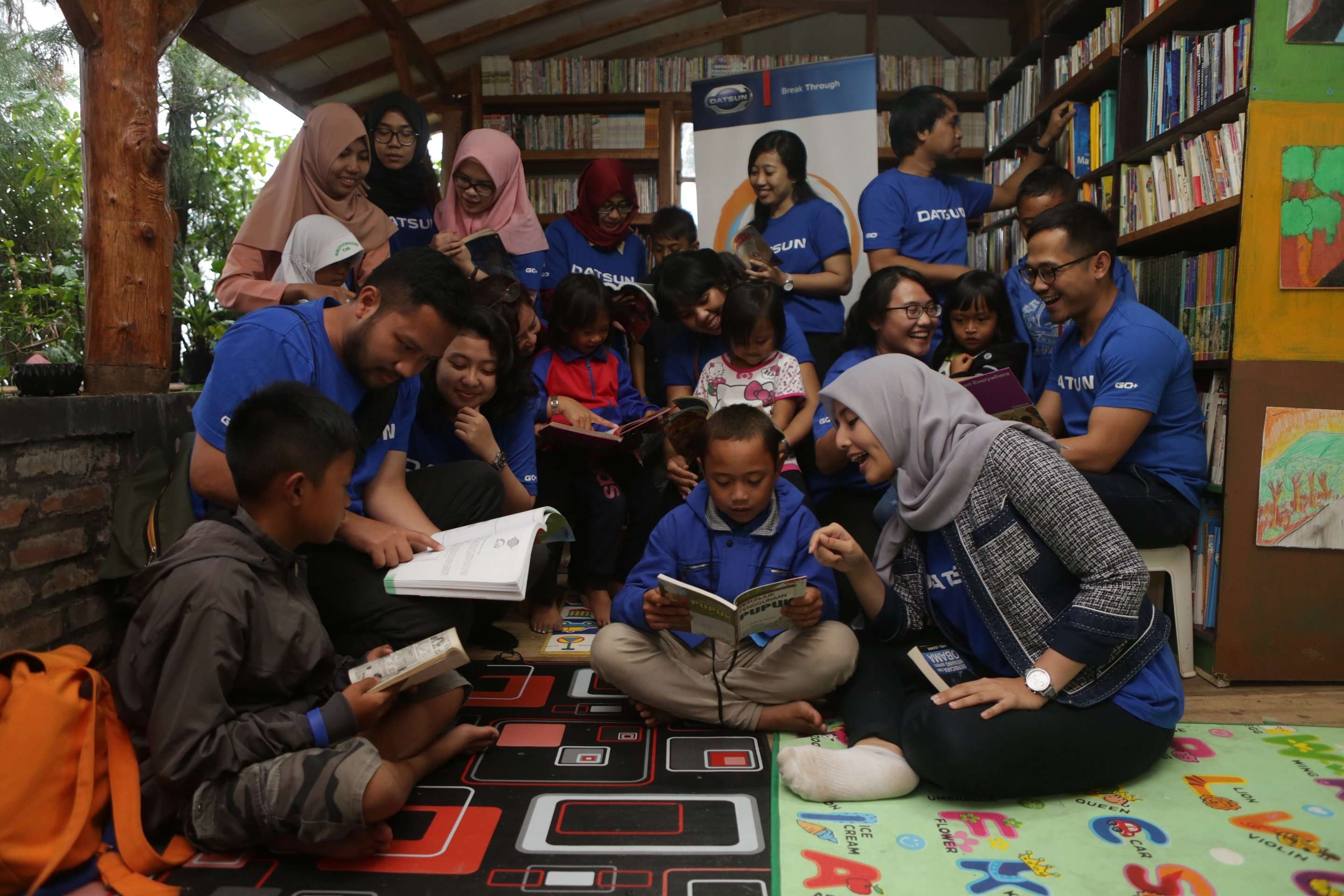 Datsun Rising Hope 2 Berhasil Kumpulkan 11 Ribu Buku Datsun Rising Hope 2 Berhasil Kumpulkan 11 Ribu Buku