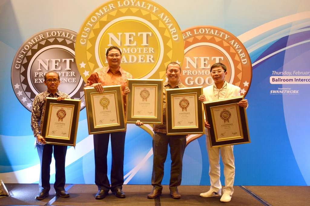Toyota Borong 5 Award di Net Promoter Costumer Loyalty Award 2017 Toyota Borong 5 Award di Net Promoter Costumer Loyalty Award 2017
