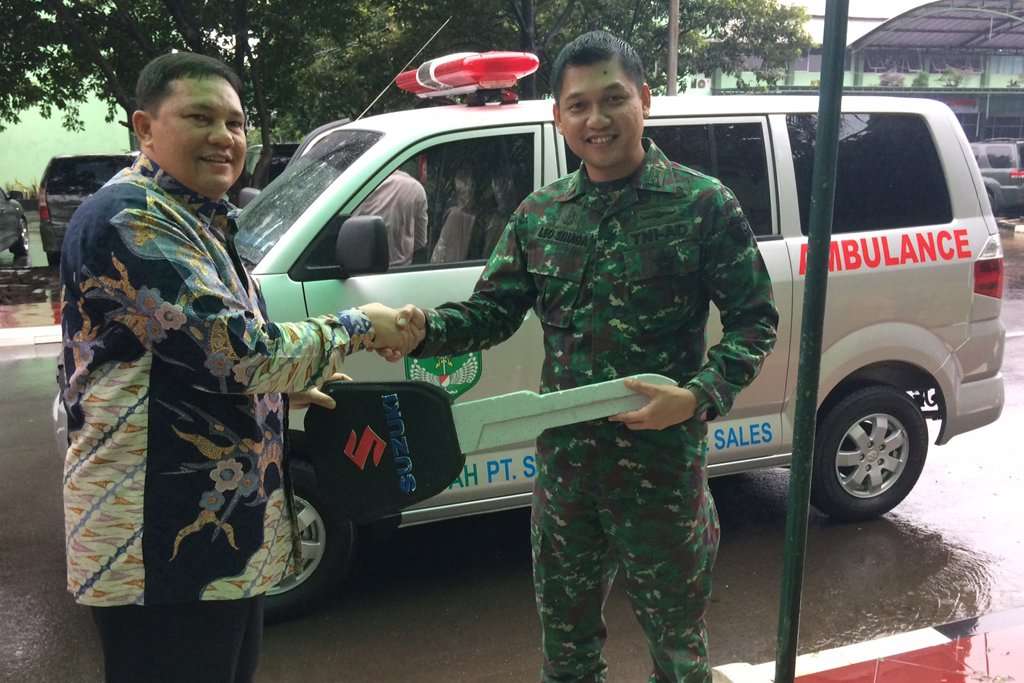 Suzuki Donasikan APV Ambulance untuk Kodam Jaya Suzuki Donasikan APV Ambulance untuk Kodam Jaya