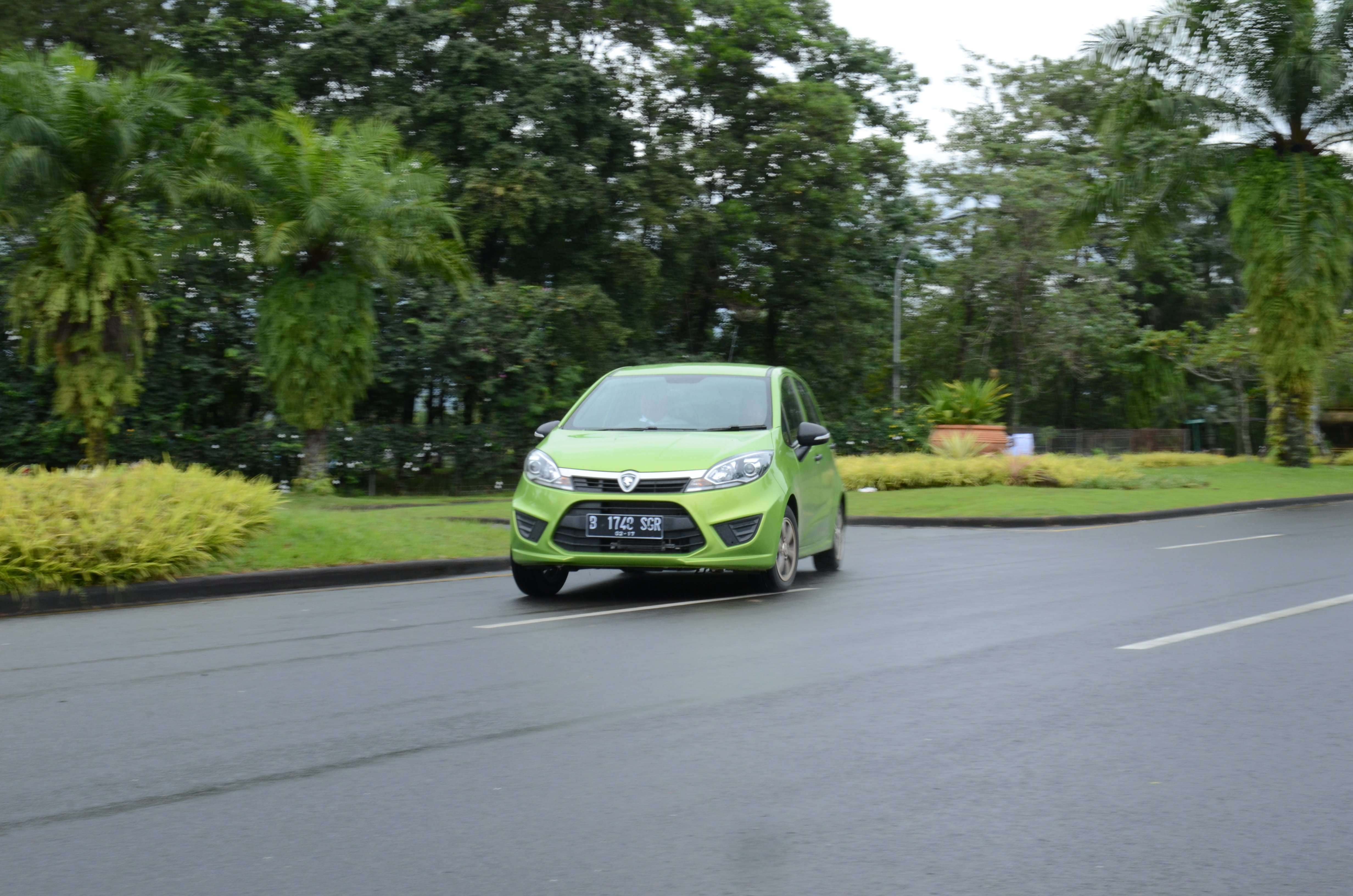 Test Drive Si Mungil Proton Iriz Test Drive Si Mungil Proton Iriz