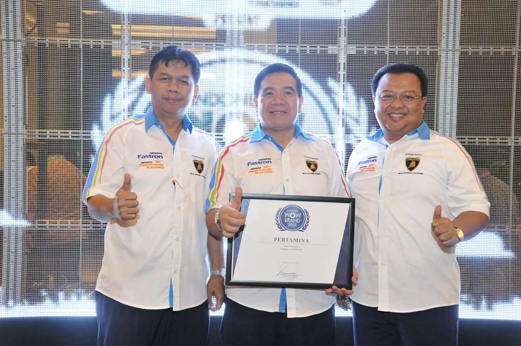 Pertamina Lubricants Raih 2 Award di WOW Brand 2017 Pertamina Lubricants Raih 2 Award di WOW Brand 2017