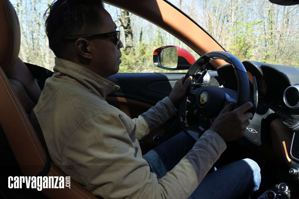 Menjajal Performa Ferrari GTC4Lusso T di Pegunungan Tuscany Menjajal Performa Ferrari GTC4Lusso T di Pegunungan Tuscany