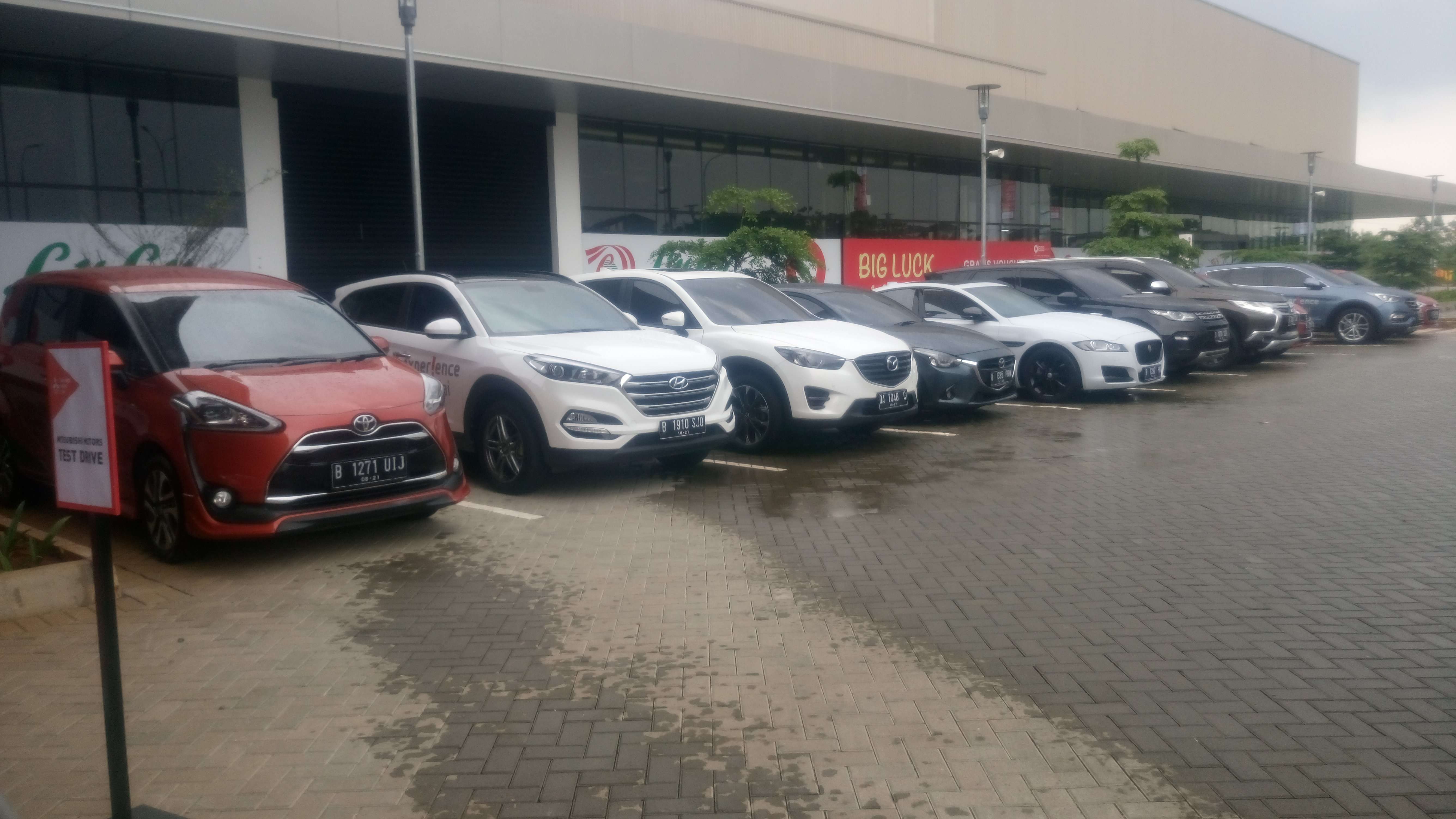 Test Drive Mobil dan Motor Impian Anda di 1st Indonesia Autovaganza Test Drive Mobil dan Motor Impian Anda di 1st Indonesia Autovaganza