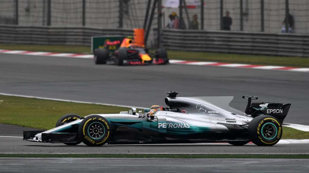 F1: Hamilton Menangi GP Cina, Samai Nilai Vettel F1: Hamilton Menangi GP Cina, Samai Nilai Vettel