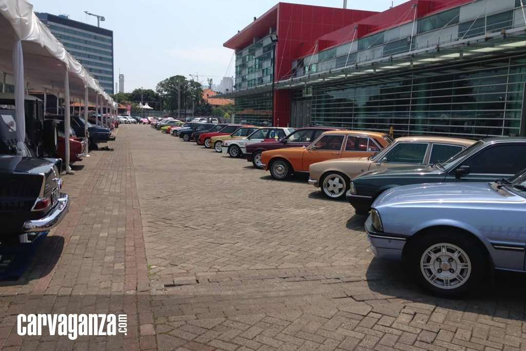 Ratusan Mobil Retro Classic Pamer Keindahan di IIMS 2017 Ratusan Mobil Retro Classic Pamer Keindahan di IIMS 2017