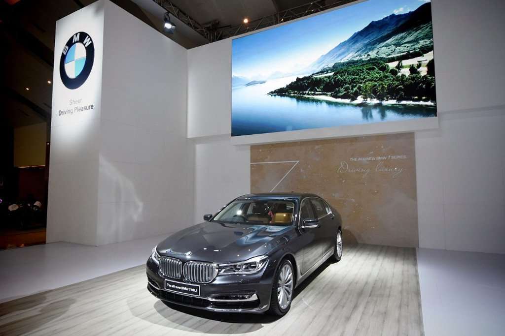 Ini Daftar Harga 9 Produk BMW di IIMS 2017 Ini Daftar Harga 9 Produk BMW di IIMS 2017
