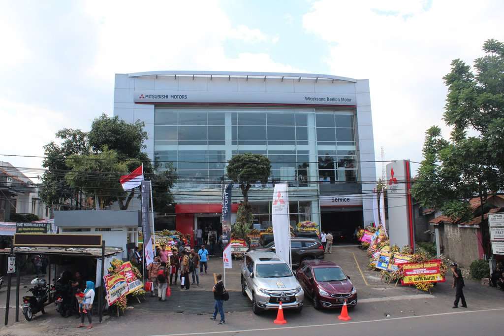Mitsubishi Tambah Diler Kendaraan Penumpang di Kota Bandung Mitsubishi Tambah Diler Kendaraan Penumpang di Kota Bandung
